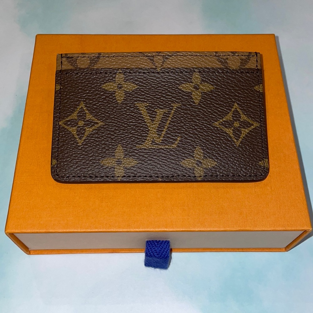 LOUIS VUITTON Reverse Monogram Card Holder